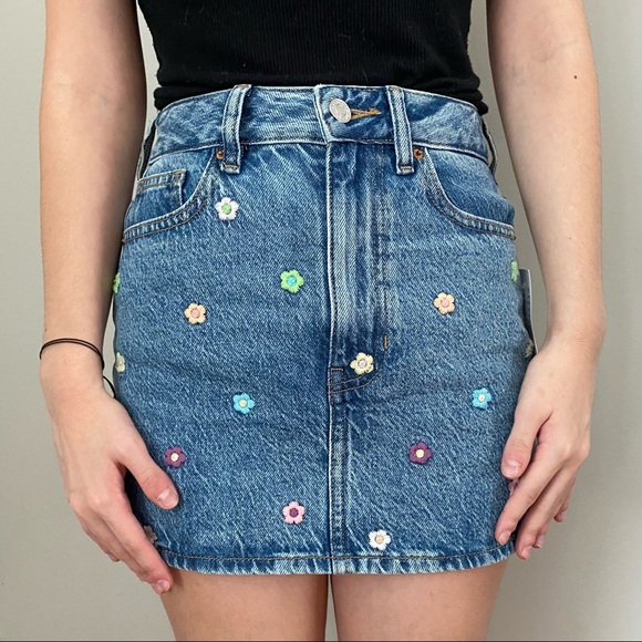 Embroidered Floral Skirt - Picture 2 of 11